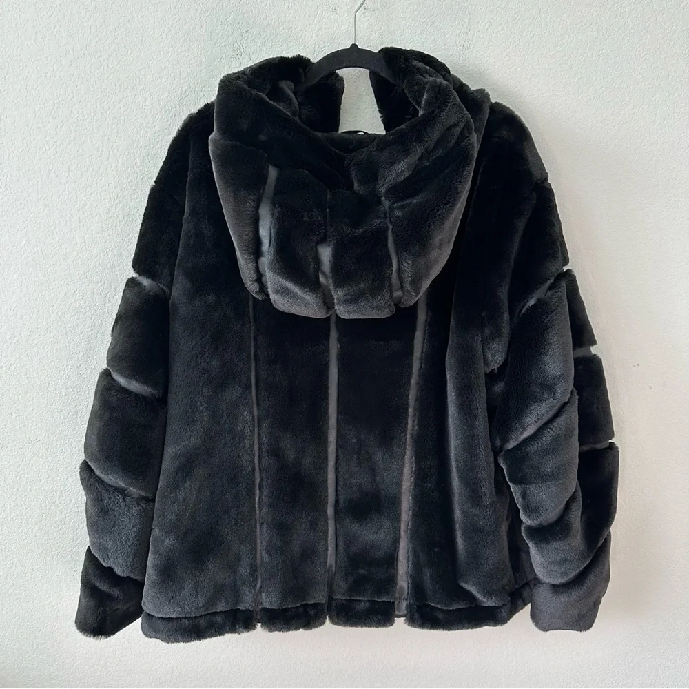 ALO Yoga Black Knockout Faux Fur Oversized Jacket Coat SZ S - Picture 9 of 9